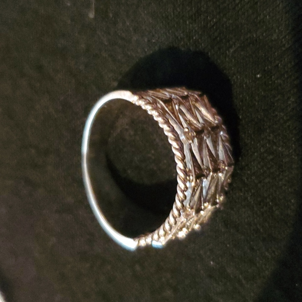 Ring - Picture 3 of 5